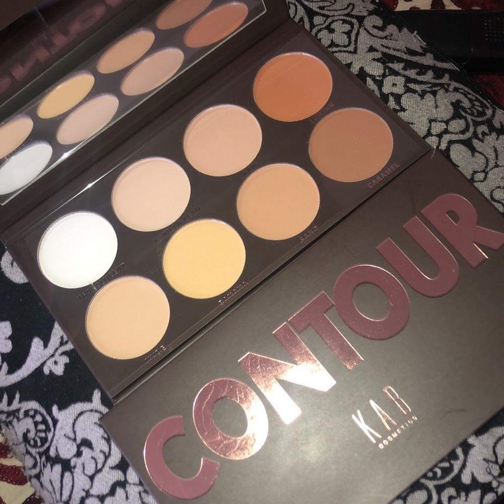 NWT Kab Cosmetics Contour Palette